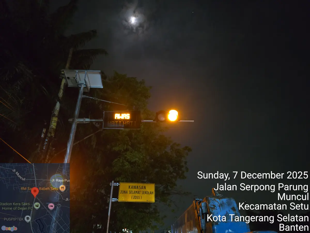 Pemasangan Lampu Warning Light Solar Cell