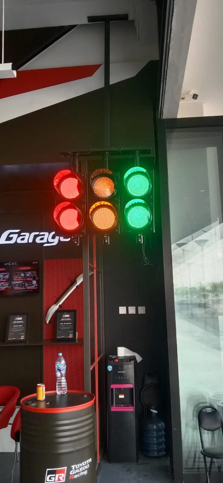 Traffic Light Stop and GO. Untuk sirkuit Balap